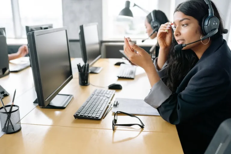 AI Customer Support Bots: Beginner Guide and Use Cases