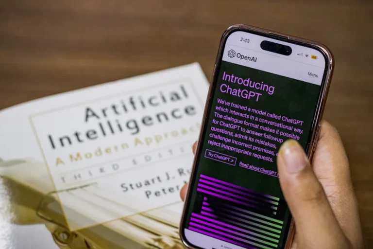 AI Roleplay Chatbots vs Traditional Apps: Key Differences