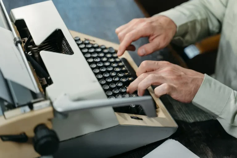 How to Write Better Prompts for AI Chatbots