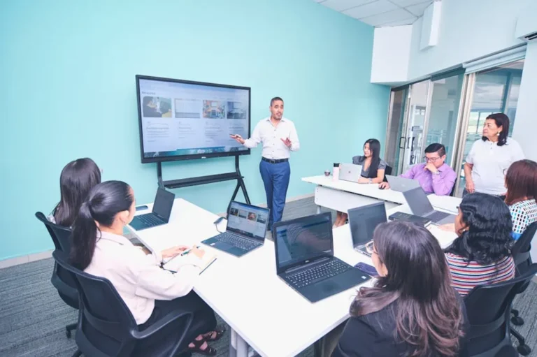 lapzoo.com Search Intent: What online communities Can Learn From Niche Brand Searches